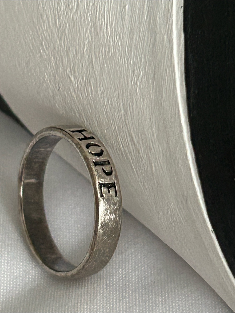 Silver 'HOPE' Text Band Ring